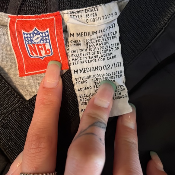 eagles windbreaker crewneck - Picture 2 of 2